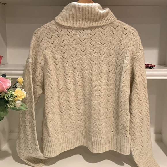 Old Navy sweater.#228 - Picture 6 of 12